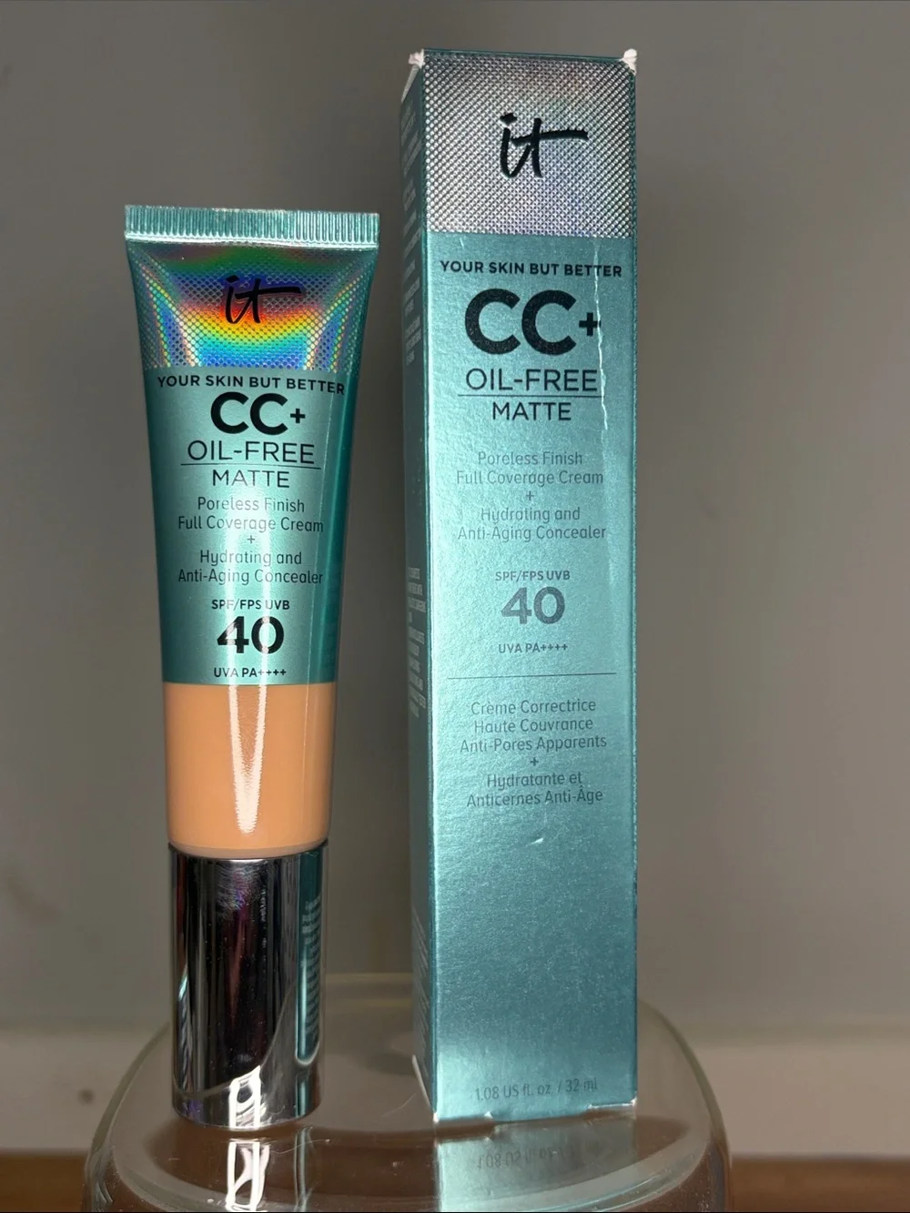 it cosmetics CC+ Oil-Free Matte Full Coverage Cream - Tan (SPF 40) 32 ml